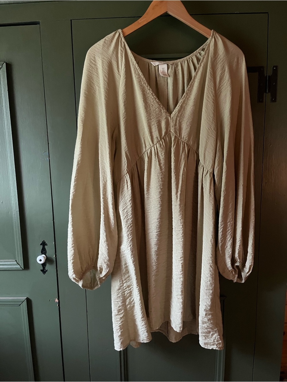 H&M Long Sleeve V-Neck Tunic Dress in Light Beige